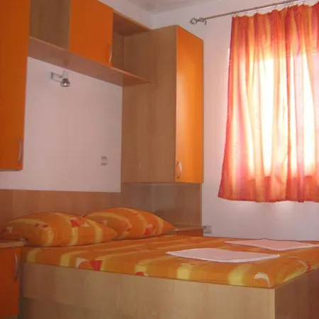 13681b * Градац